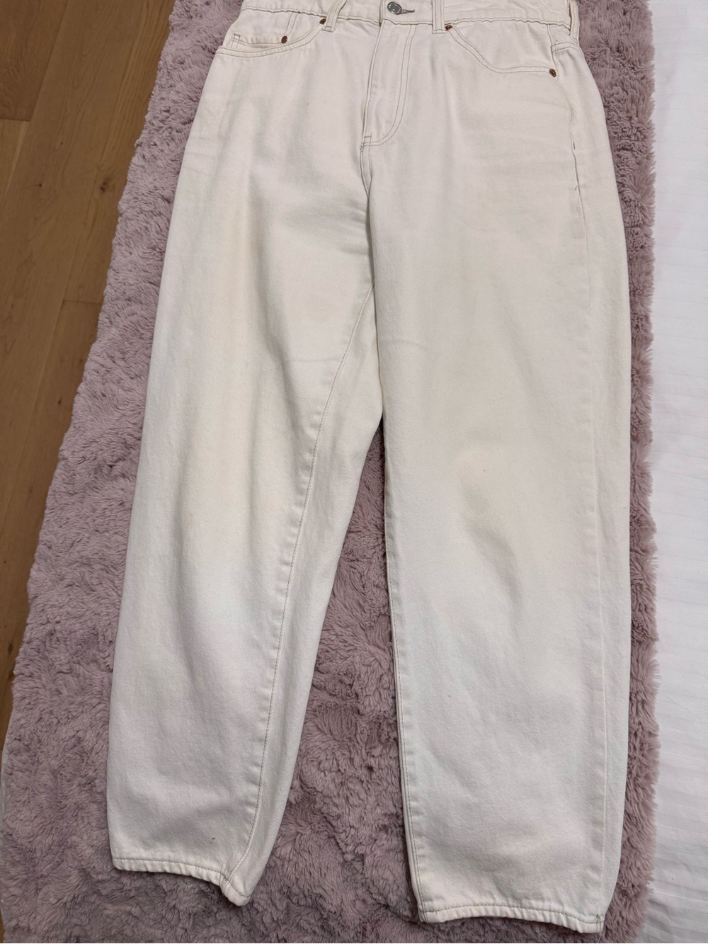 Relaxed Boyfriend Jeans in Off-White